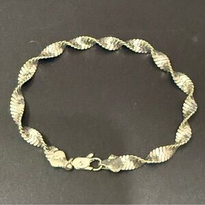 925 Sterling Silver Twisted Herringbone Chain Bracelet 6.8g.